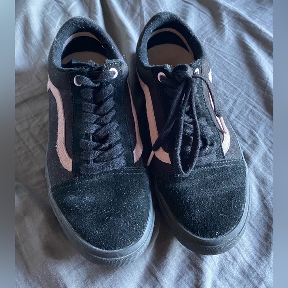 Size 8.5 Vans - Picture 2 of 3